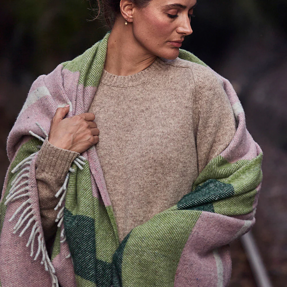 Breezy Throw In Bloom - Image 3