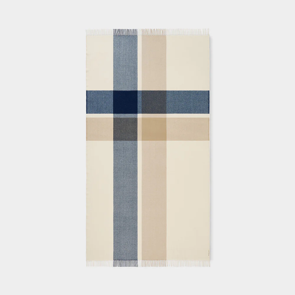 Double Crossed Oversized Throw Blanket in Eclipse - Image 4