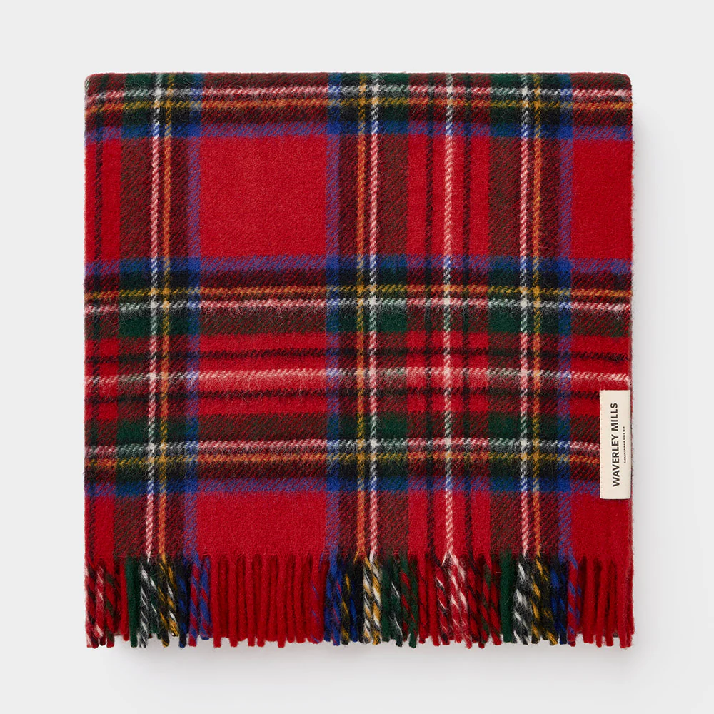 Traditional Picnic Rug in Royal Stewart Tartan - Image 4