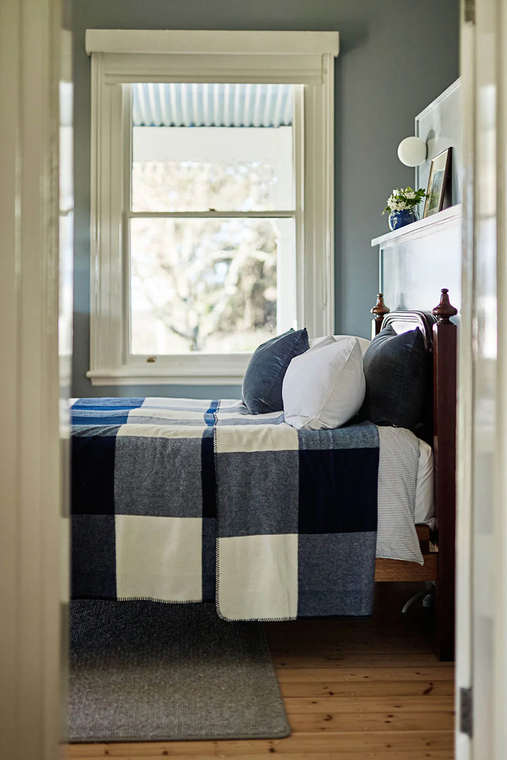Smith's Lane Blanket in Eclipse Check | King/Queen - Image 2