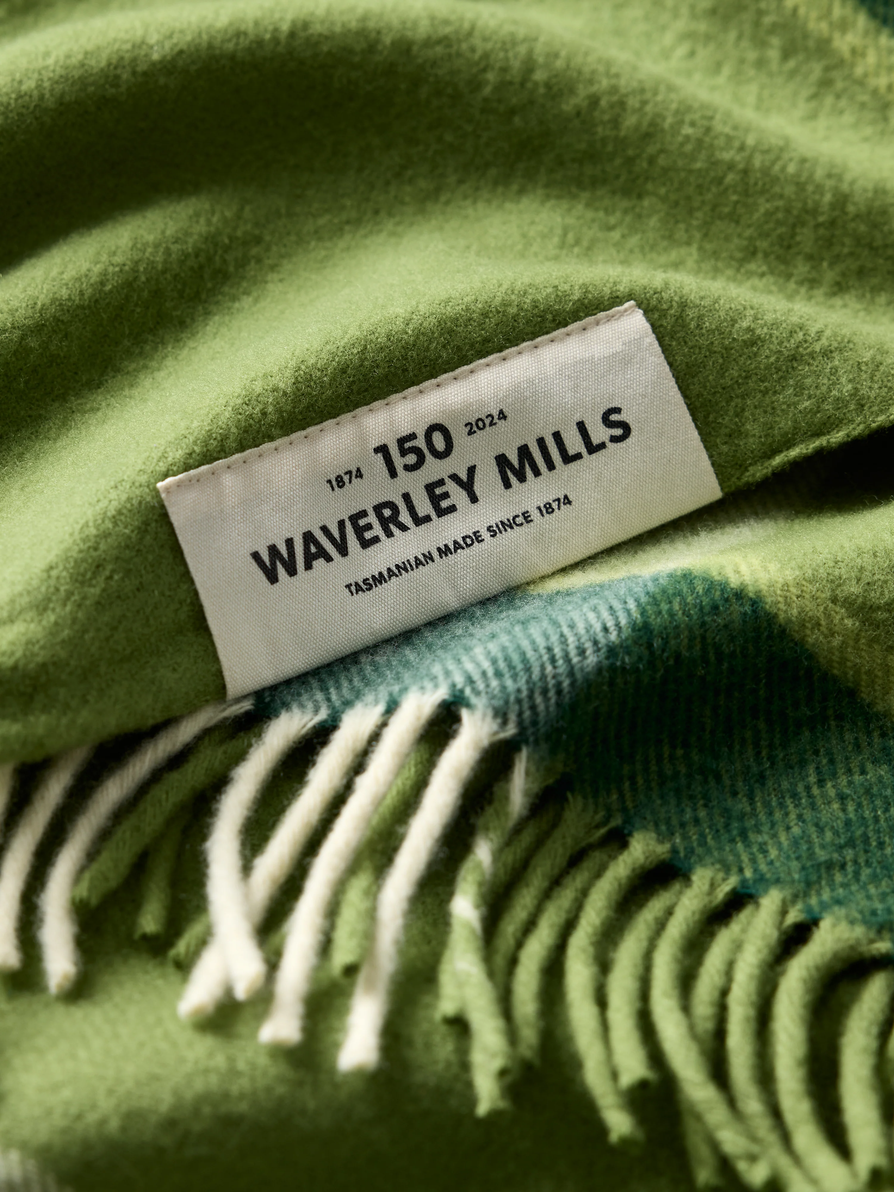 Waverley Mills Collector's Edition 150th Anniversary Throw in Green - Image 4